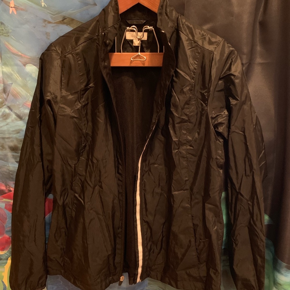 Wind breaker